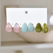 Cargar imagen en el visor de la galería, Arete Drop&nbsp;Colores Variados
