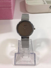 Cargar imagen en el visor de la galería, RELOJ CURREN CHIC SILVER
