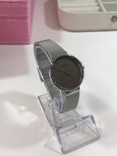 Cargar imagen en el visor de la galería, RELOJ CURREN CHIC SILVER
