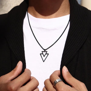 Collar Doble Triangulo Negro