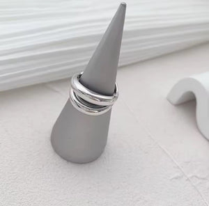 Anillo De Dos Aros Entrelazados