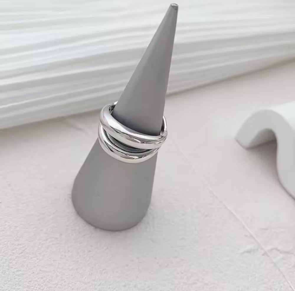 Anillo De Dos Aros Entrelazados