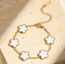 Cargar imagen en el visor de la galería, Pulsera Trebol De 5 Hojas
