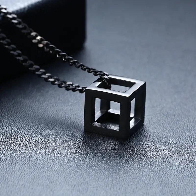 Collar Cubo Negro