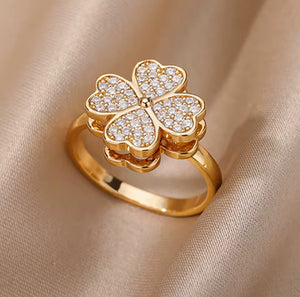 Anillo Trebol De 4 Hojas Con Piedras