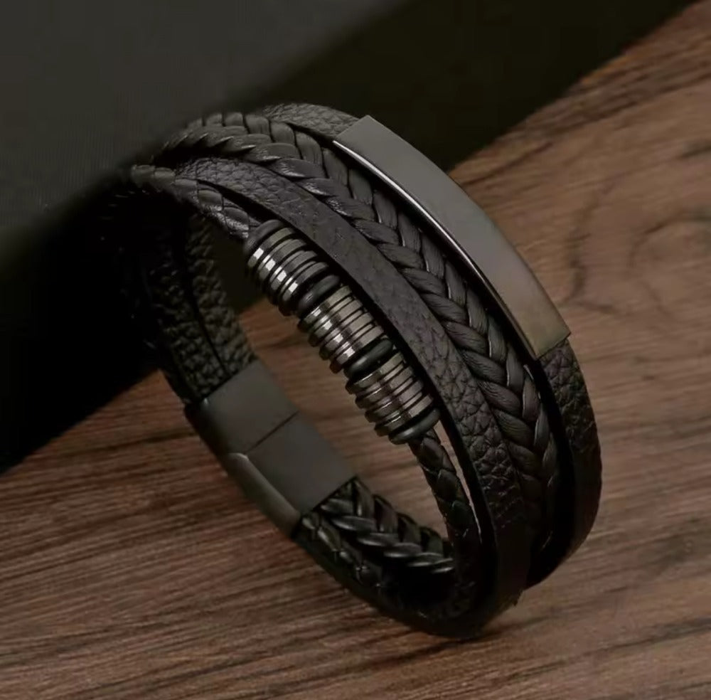 Pulsera Brio Negra Con Placa